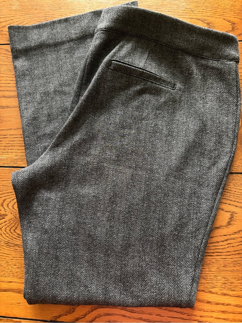 NWOT Simply Vera Vera Wang Black/Gray Herringbone Boot Cut Pants